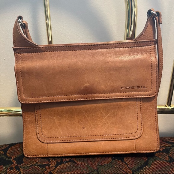 Fossil | Leather Crossbody Purse - Picture 2 of 13